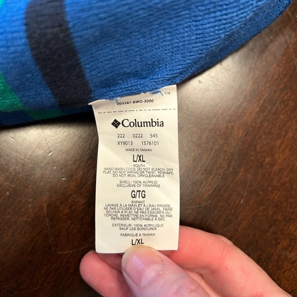 Columbia Blue and Green reversible knit cap hat